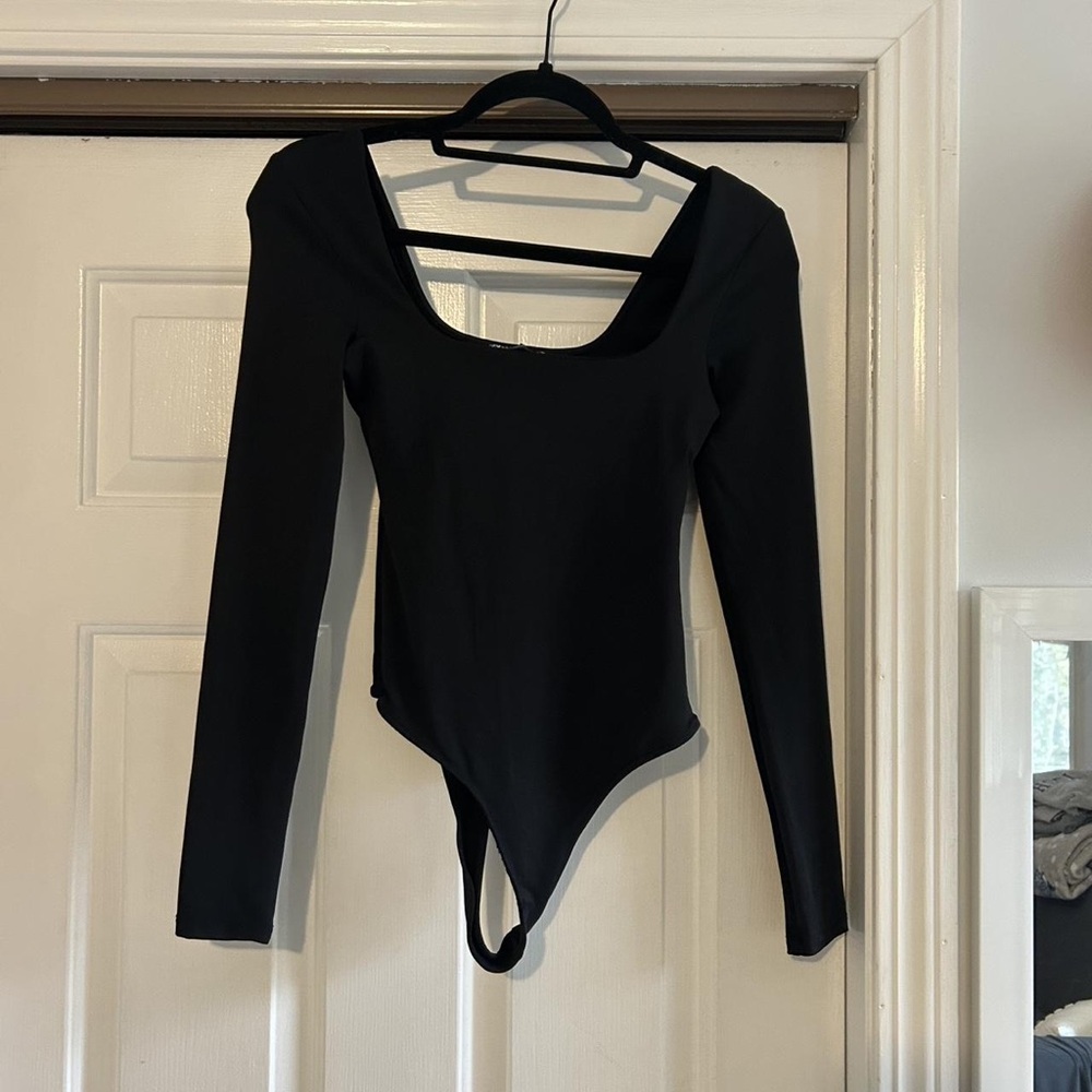 Zara Black Long Sleeve Scoop Bodysuit